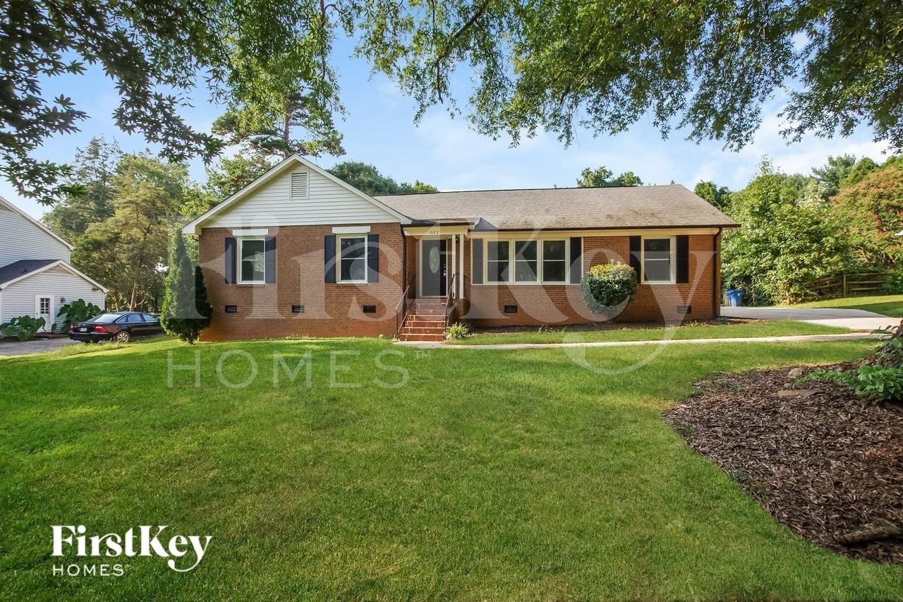 1023 Lightwood Dr - Photo 2 of 15