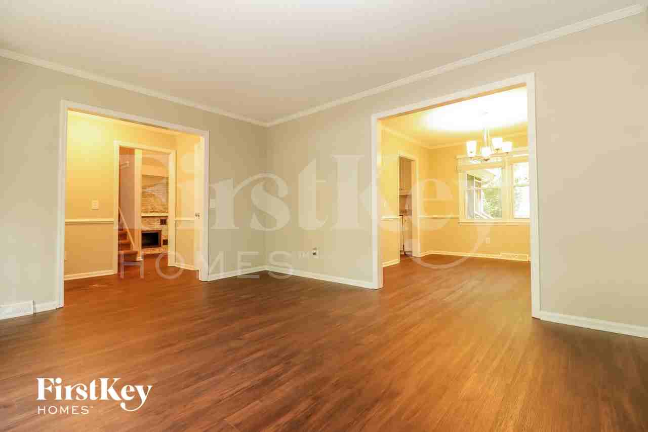 104 Beaumont Ct - Photo 3 of 15