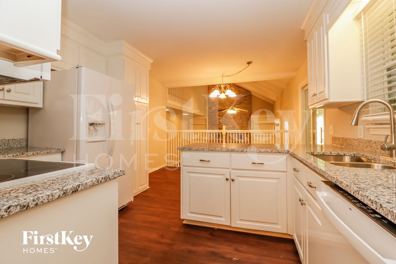 104 Beaumont Ct - Photo 5 of 15