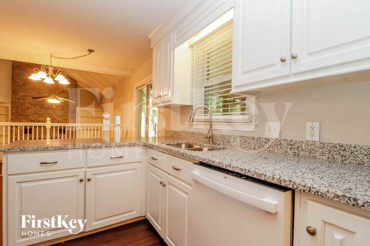 104 Beaumont Ct - Photo 6 of 15