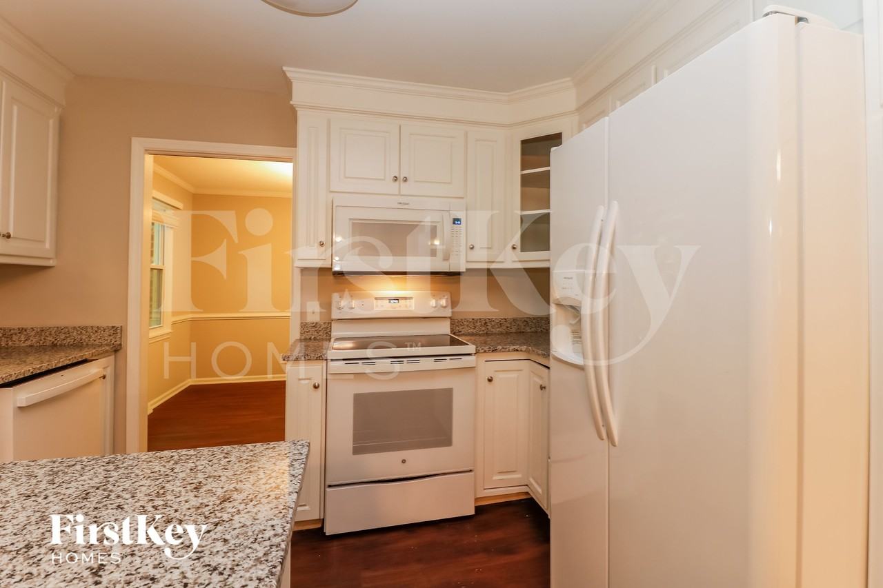 104 Beaumont Ct - Photo 7 of 15