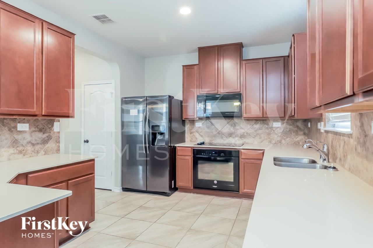 2410 Yaupon Cyn - Photo 5 of 15