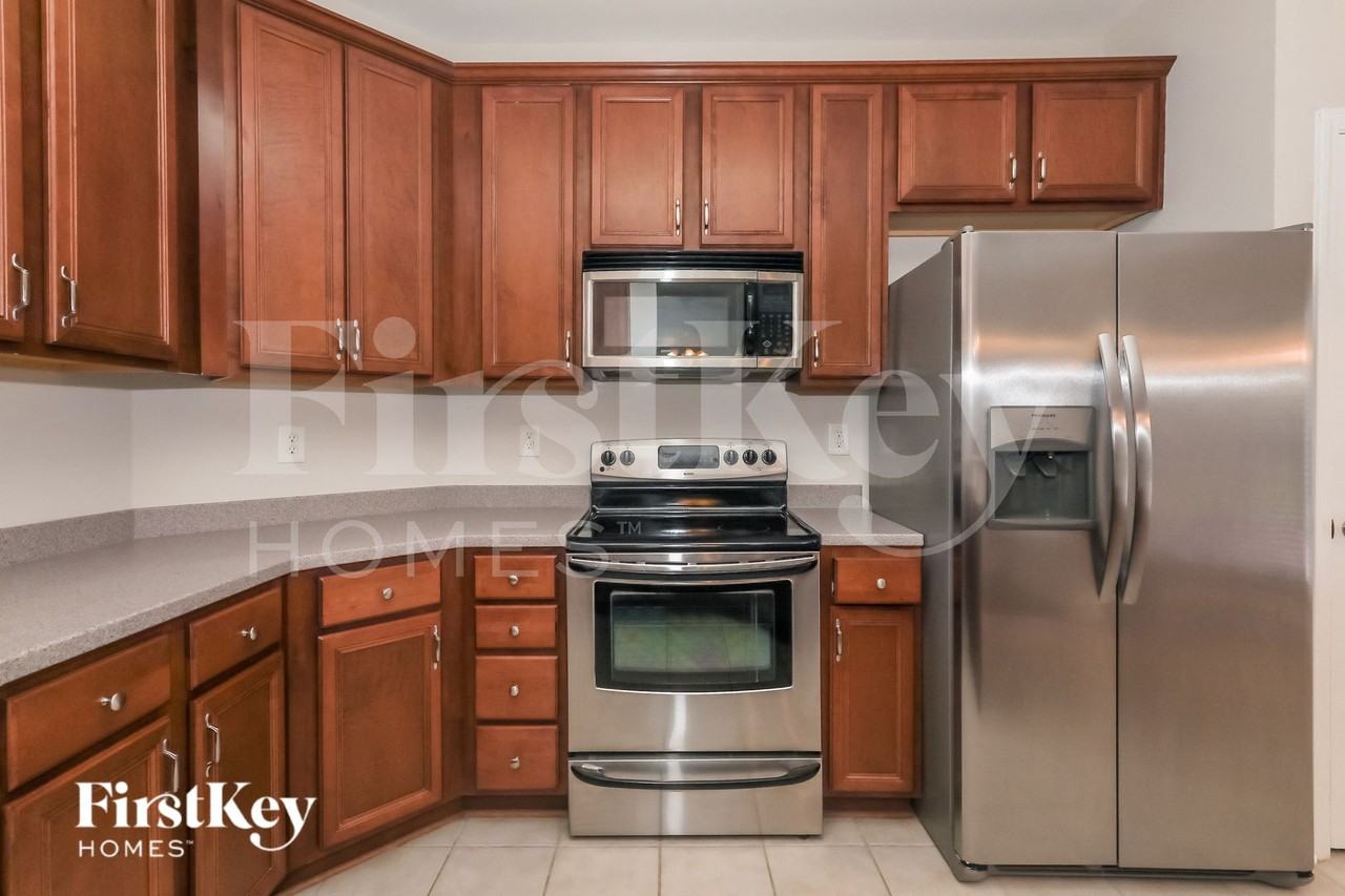 4006 Waxwood Dr - Photo 7 of 15