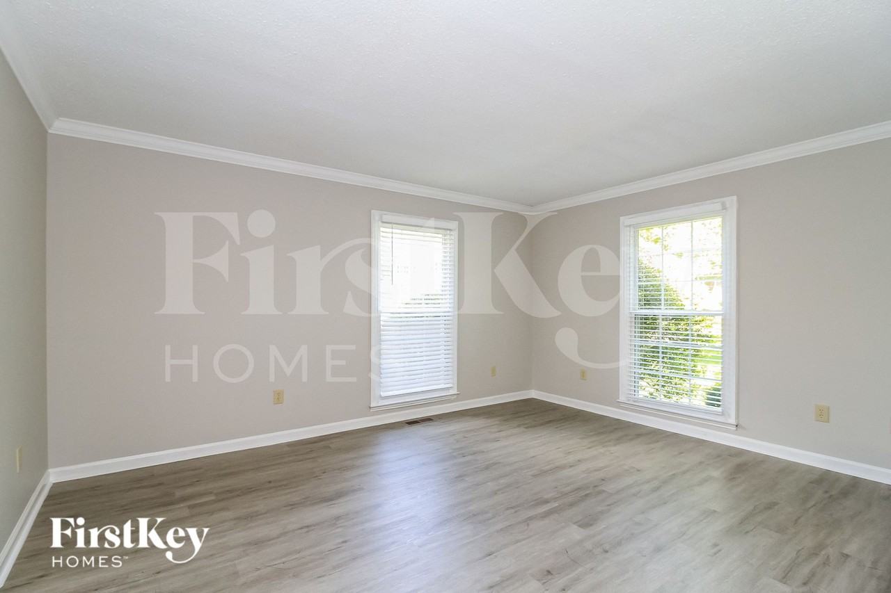 2105 Mirus Ct - Photo 5 of 15