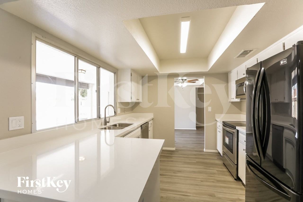 4808 W El Caminito Dr - Photo 4 of 15