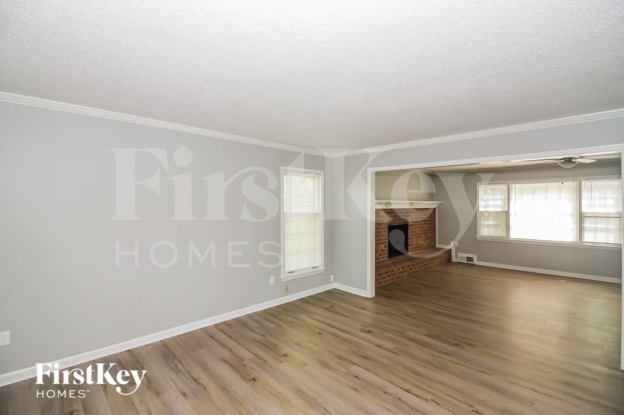 3066 Circle Gate Dr - Photo 2 of 15
