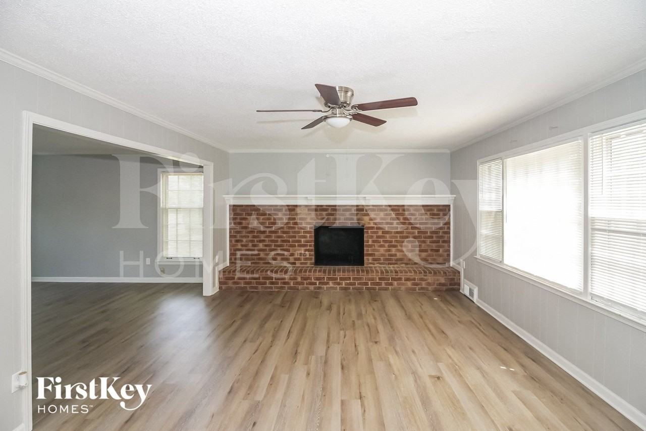 3066 Circle Gate Dr - Photo 3 of 15