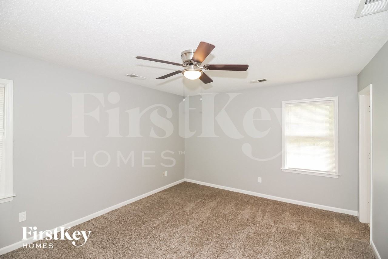 3066 Circle Gate Dr - Photo 7 of 15