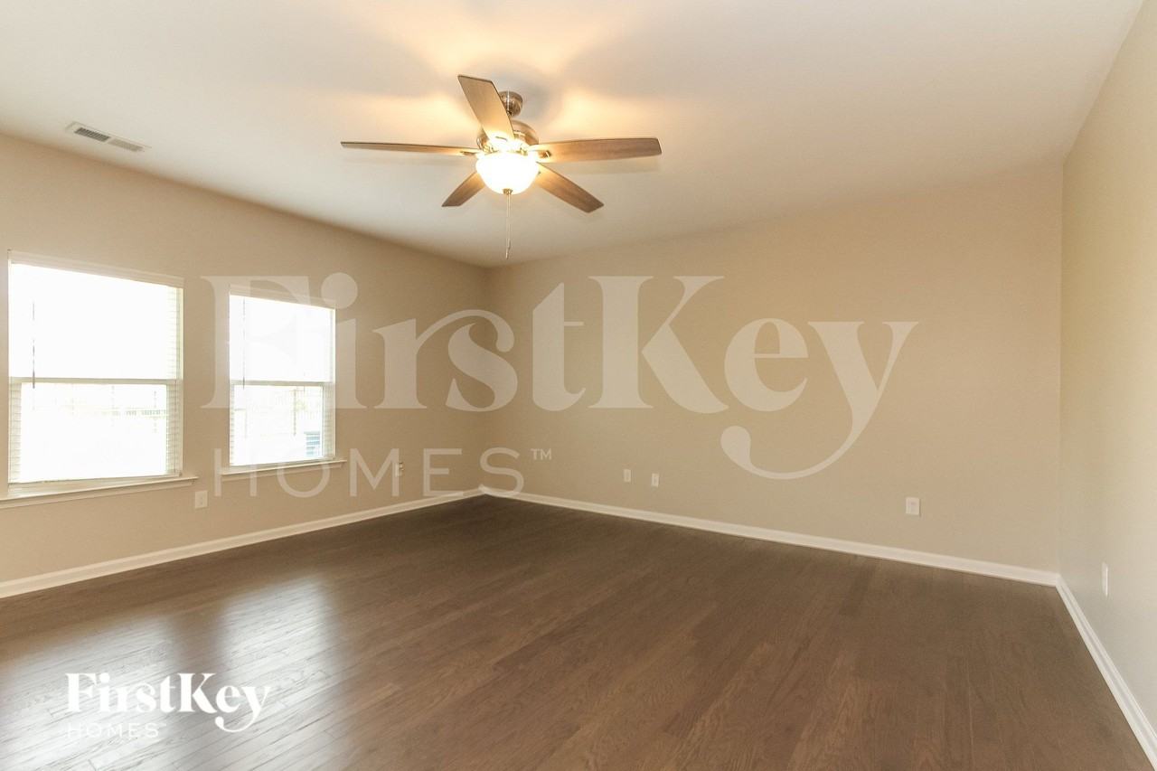 100 Bristleback Ct - Photo 3 of 15