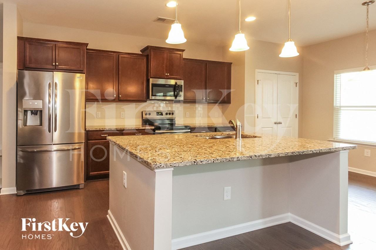 100 Bristleback Ct - Photo 5 of 15