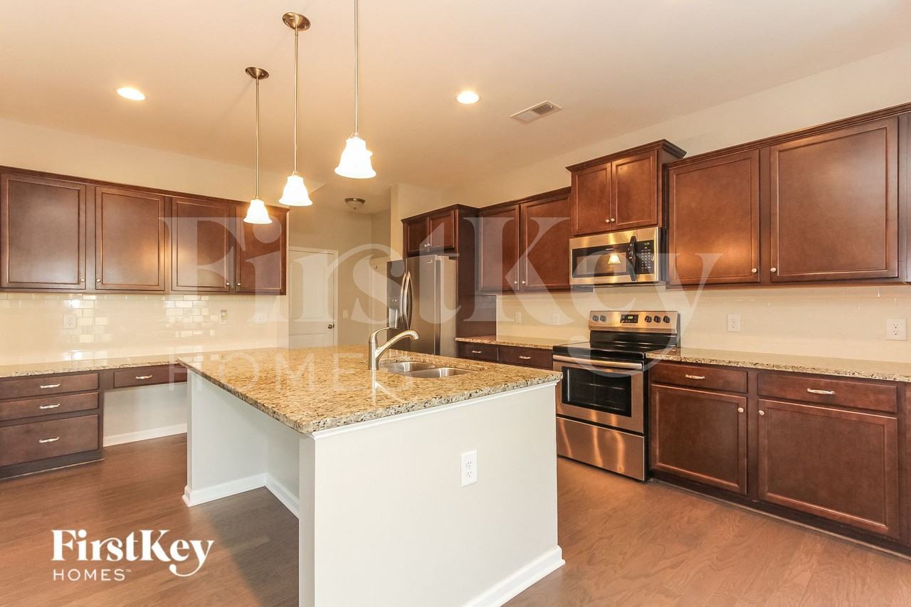100 Bristleback Ct - Photo 6 of 15
