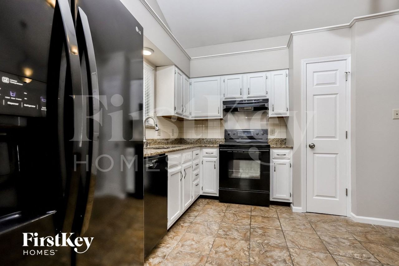 221 Brookmont Farm Ct - Photo 7 of 15