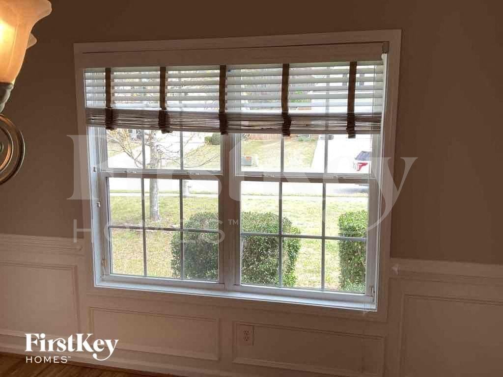 1074 Nathan Mauldin Dr - Photo 3 of 28