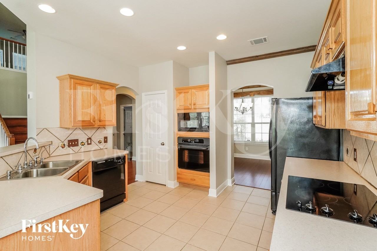 20930 Pedregoso Ln - Photo 6 of 15