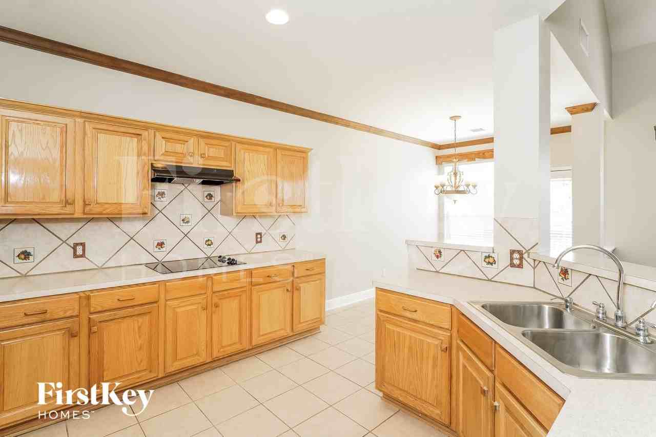 20930 Pedregoso Ln - Photo 7 of 15