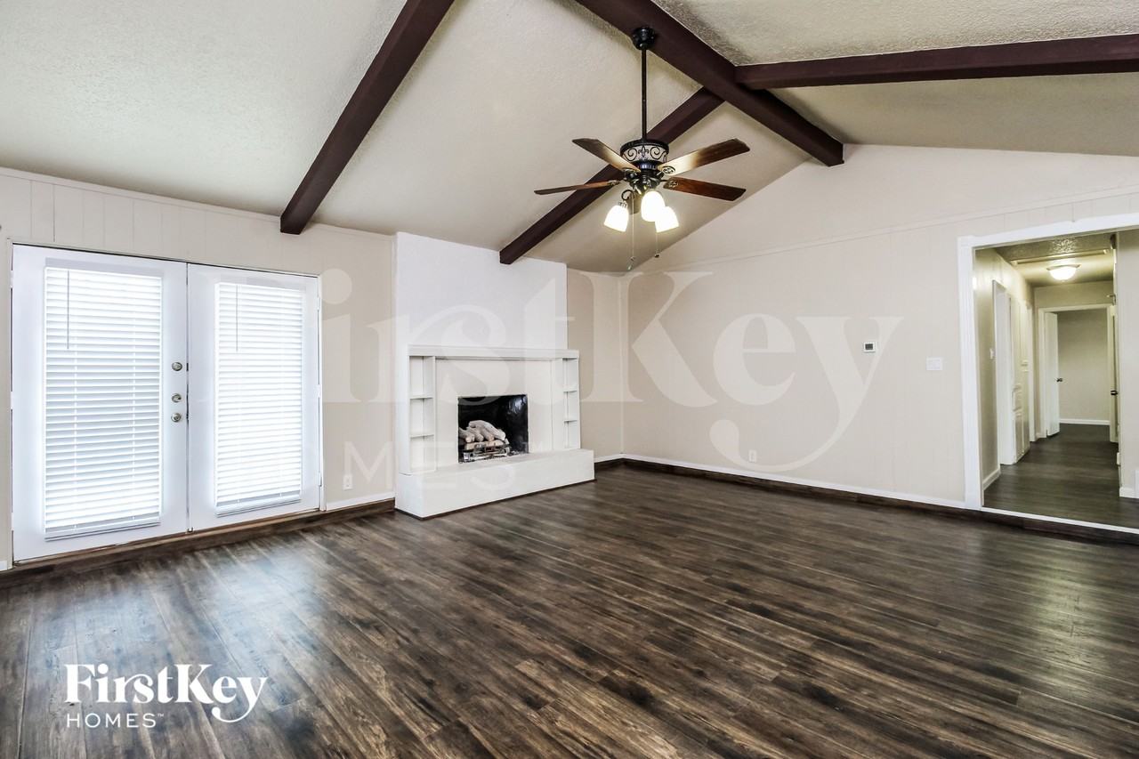 2509 E Williamsburg Mnr - Photo 2 of 16