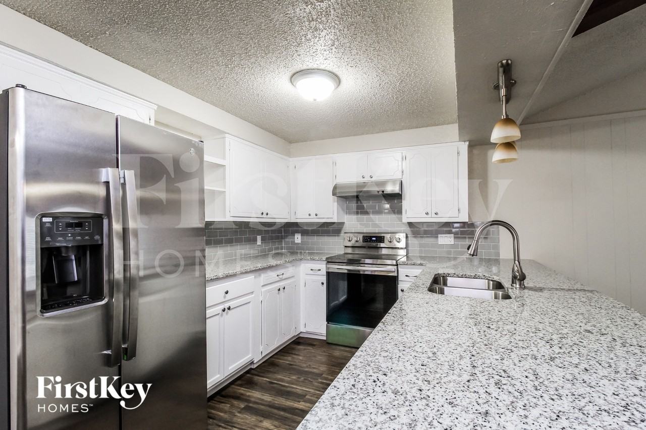 2509 E Williamsburg Mnr - Photo 4 of 16