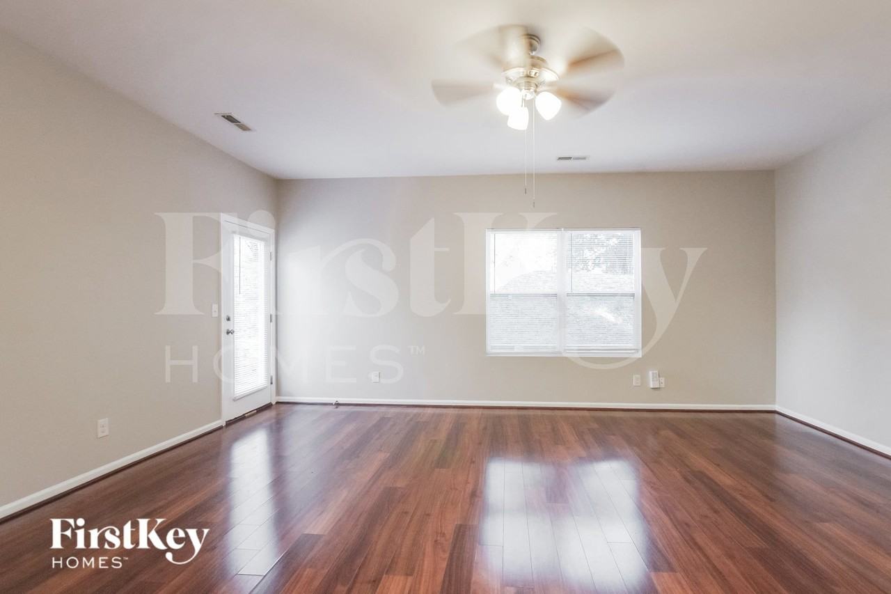 707 Rook Rd - Photo 3 of 15