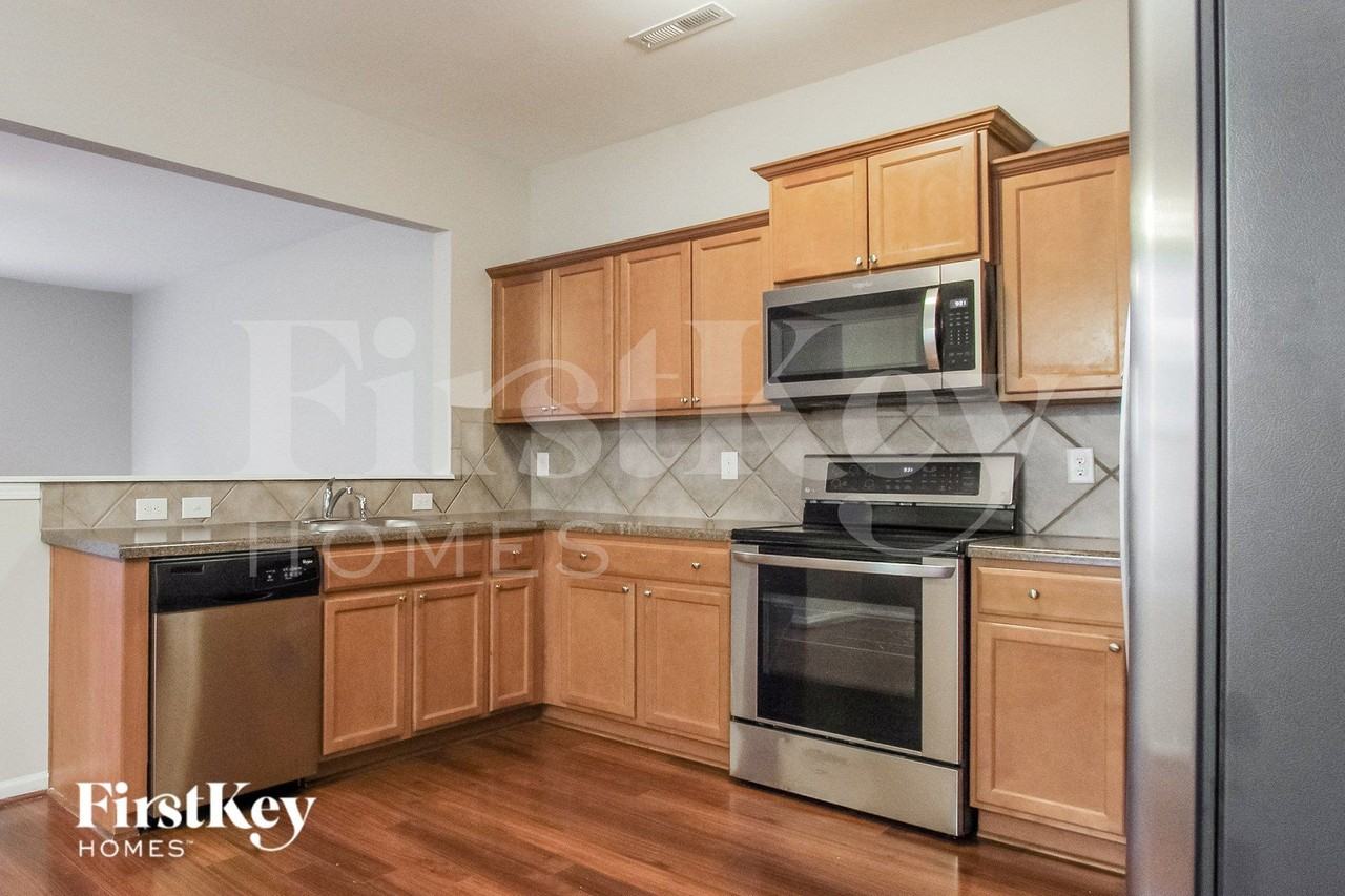 707 Rook Rd - Photo 5 of 15