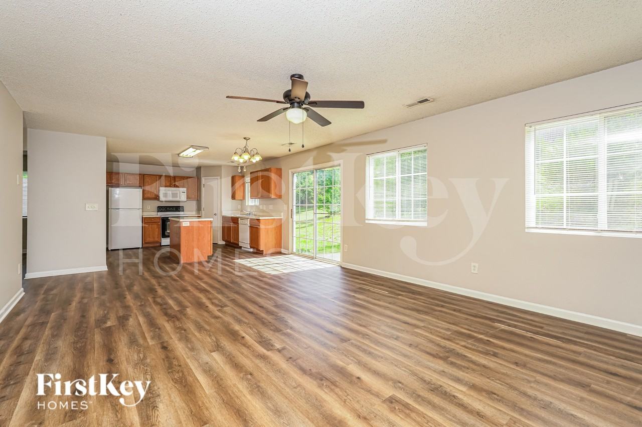 2645 Ninfield Dr - Photo 4 of 19