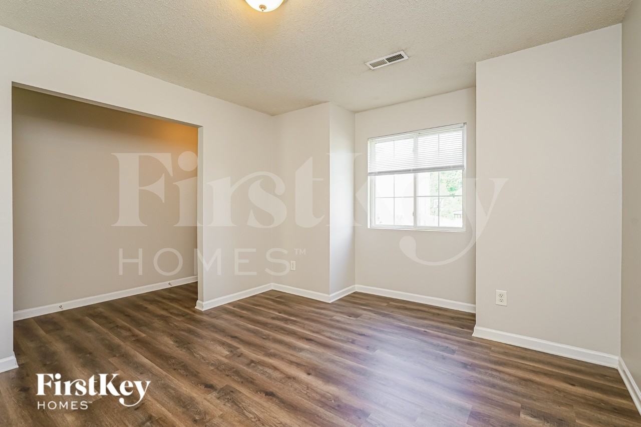 2645 Ninfield Dr - Photo 5 of 19