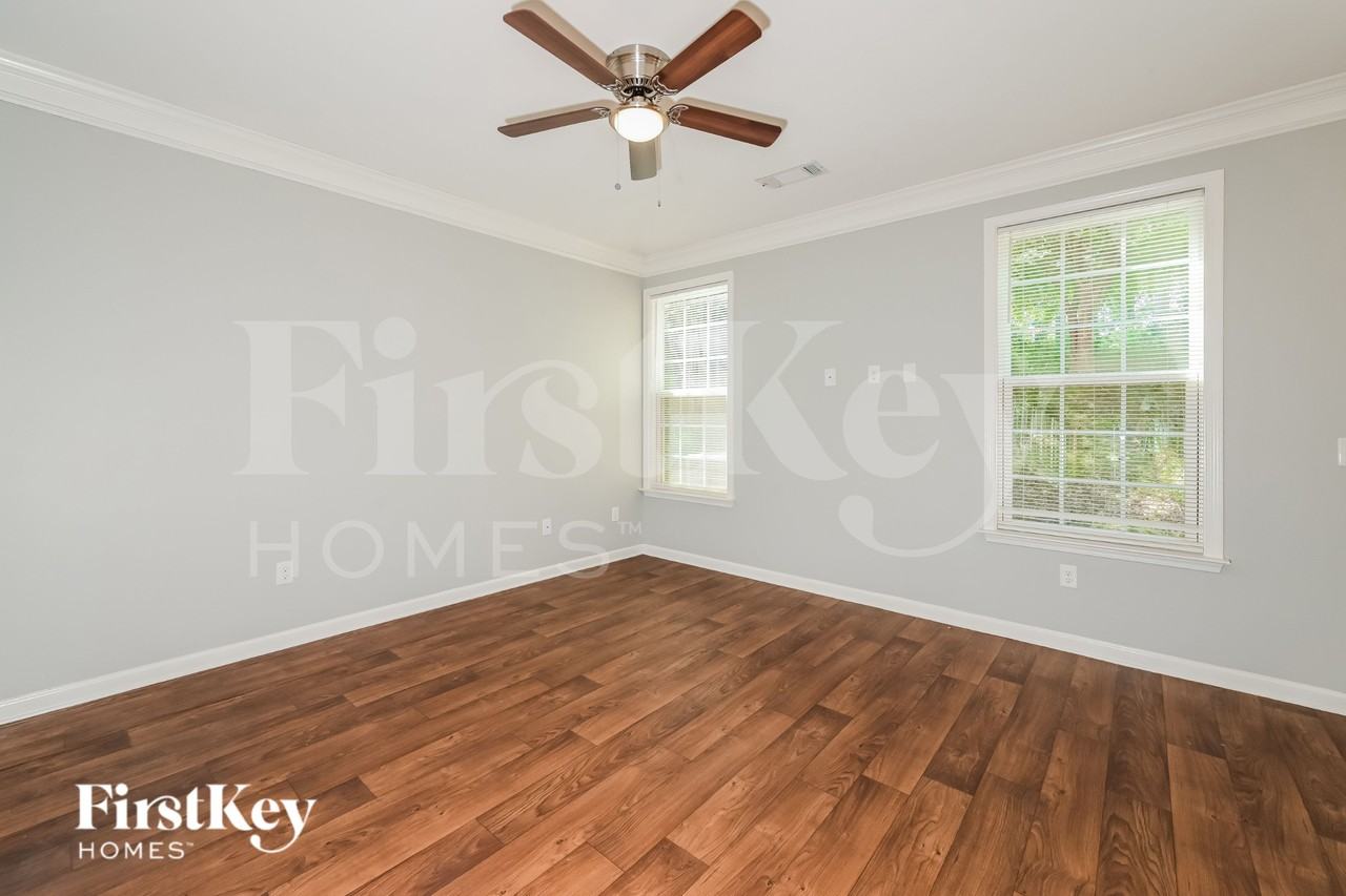 975 Treymont Way - Photo 2 of 19