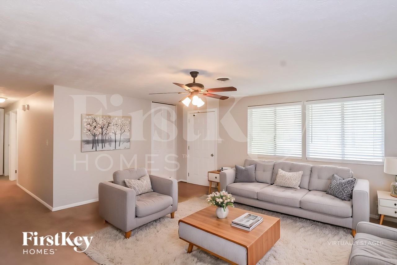4788 North Cir - Photo 3 of 18