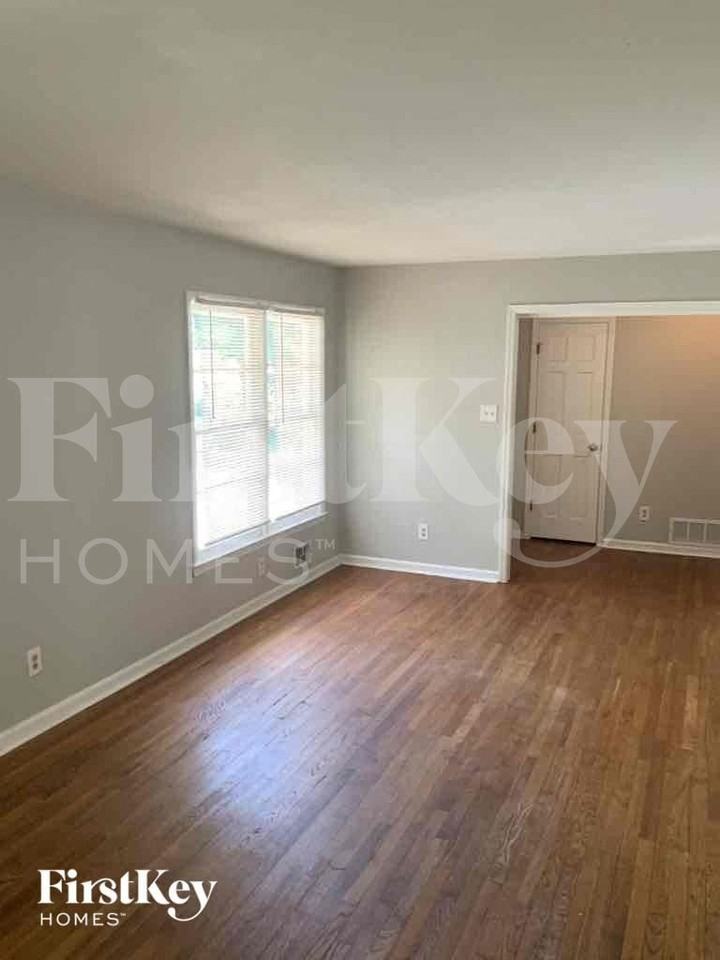 3670 Judy Lynn Ct - Photo 3 of 9