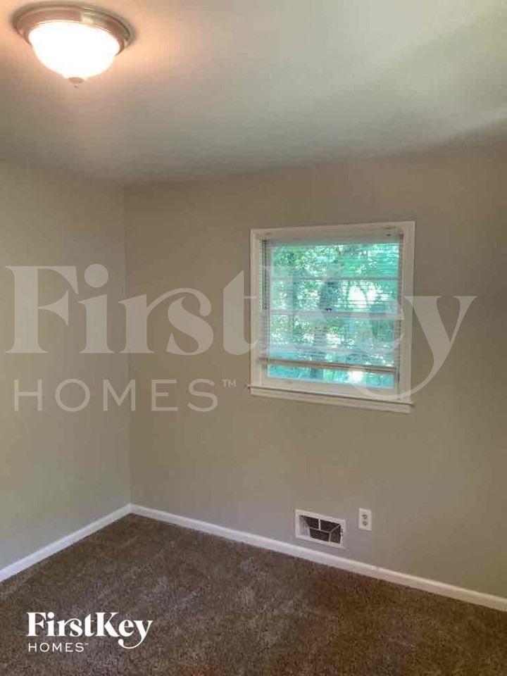 3670 Judy Lynn Ct - Photo 6 of 9