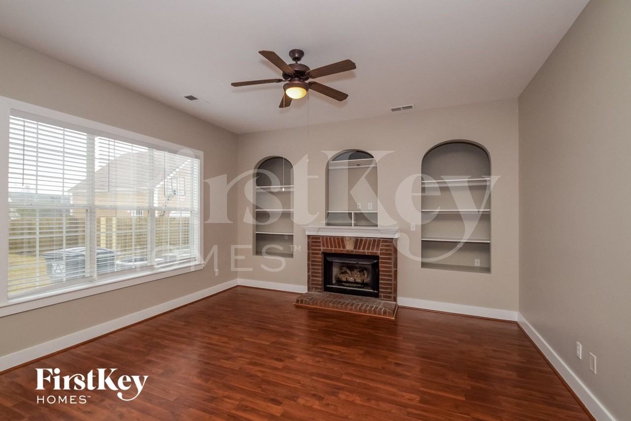 5485 Wisteria Trce - Photo 3 of 15