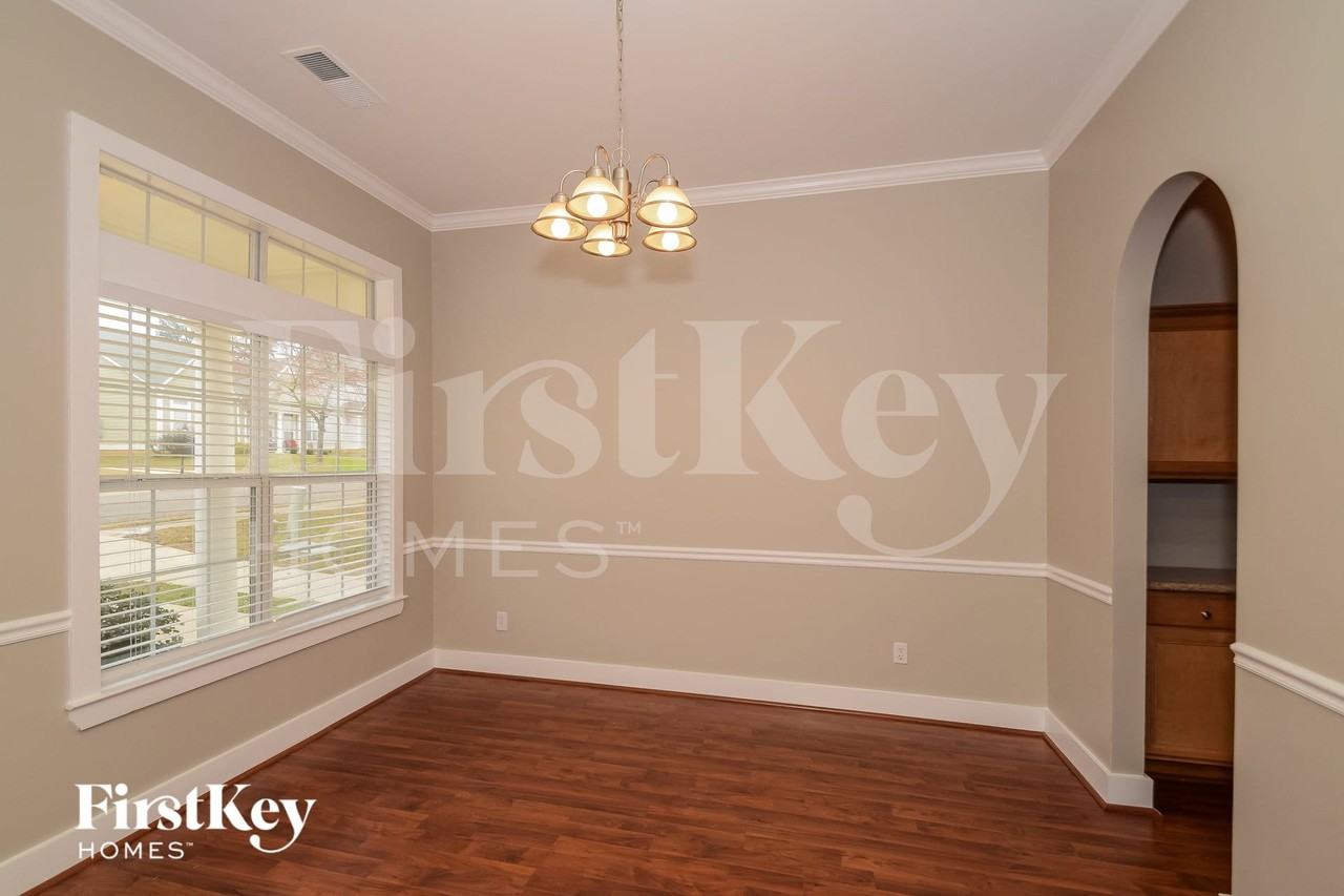5485 Wisteria Trce - Photo 4 of 15