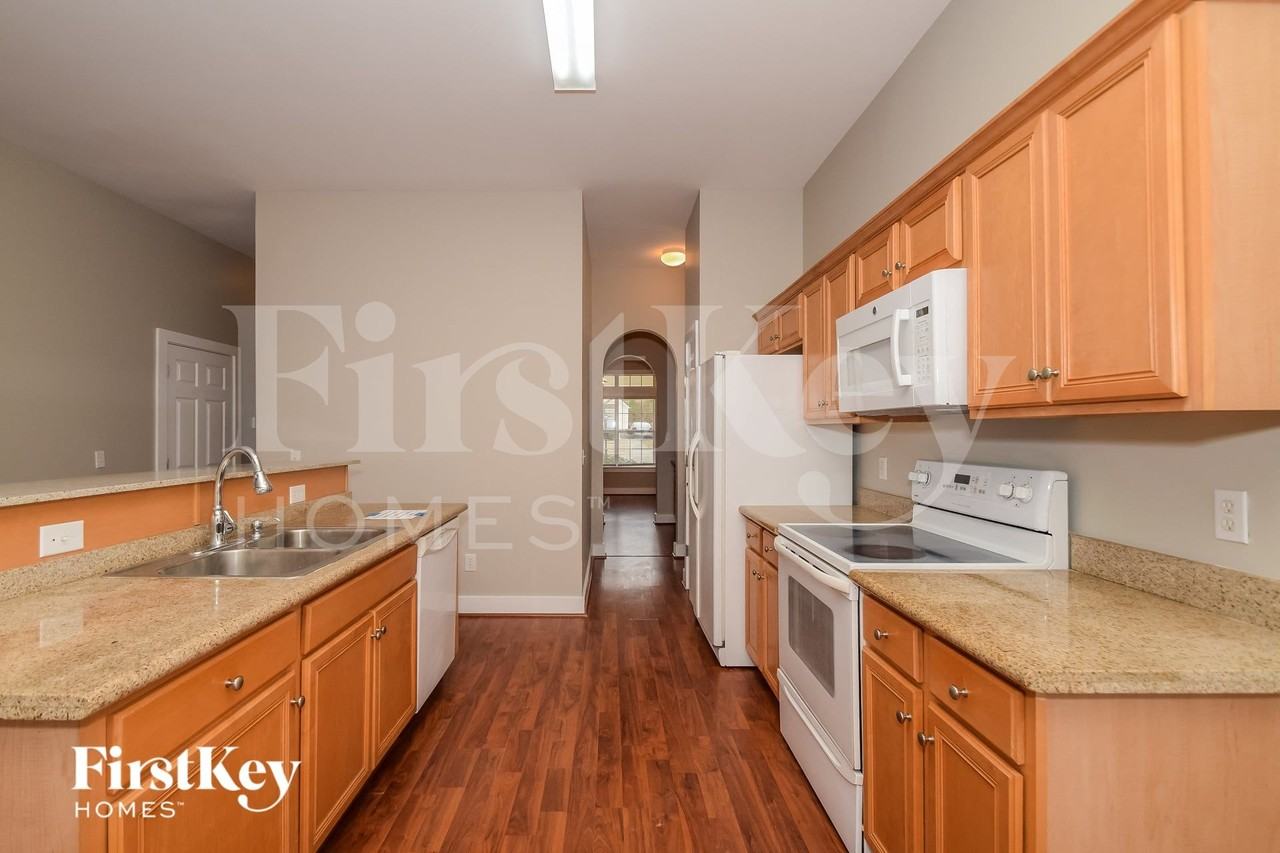 5485 Wisteria Trce - Photo 6 of 15