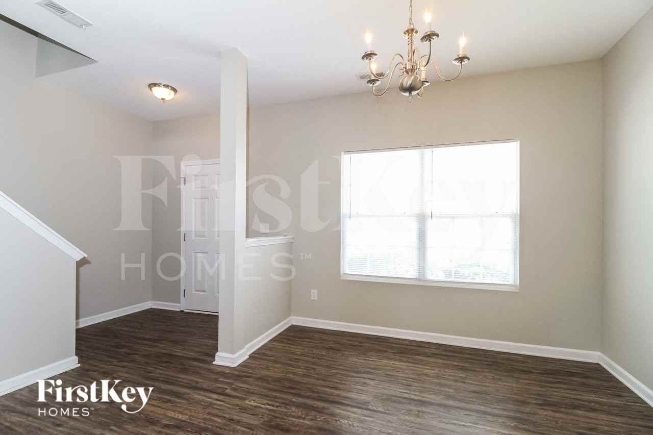 4630 Lauren Woods Ct - Photo 5 of 15
