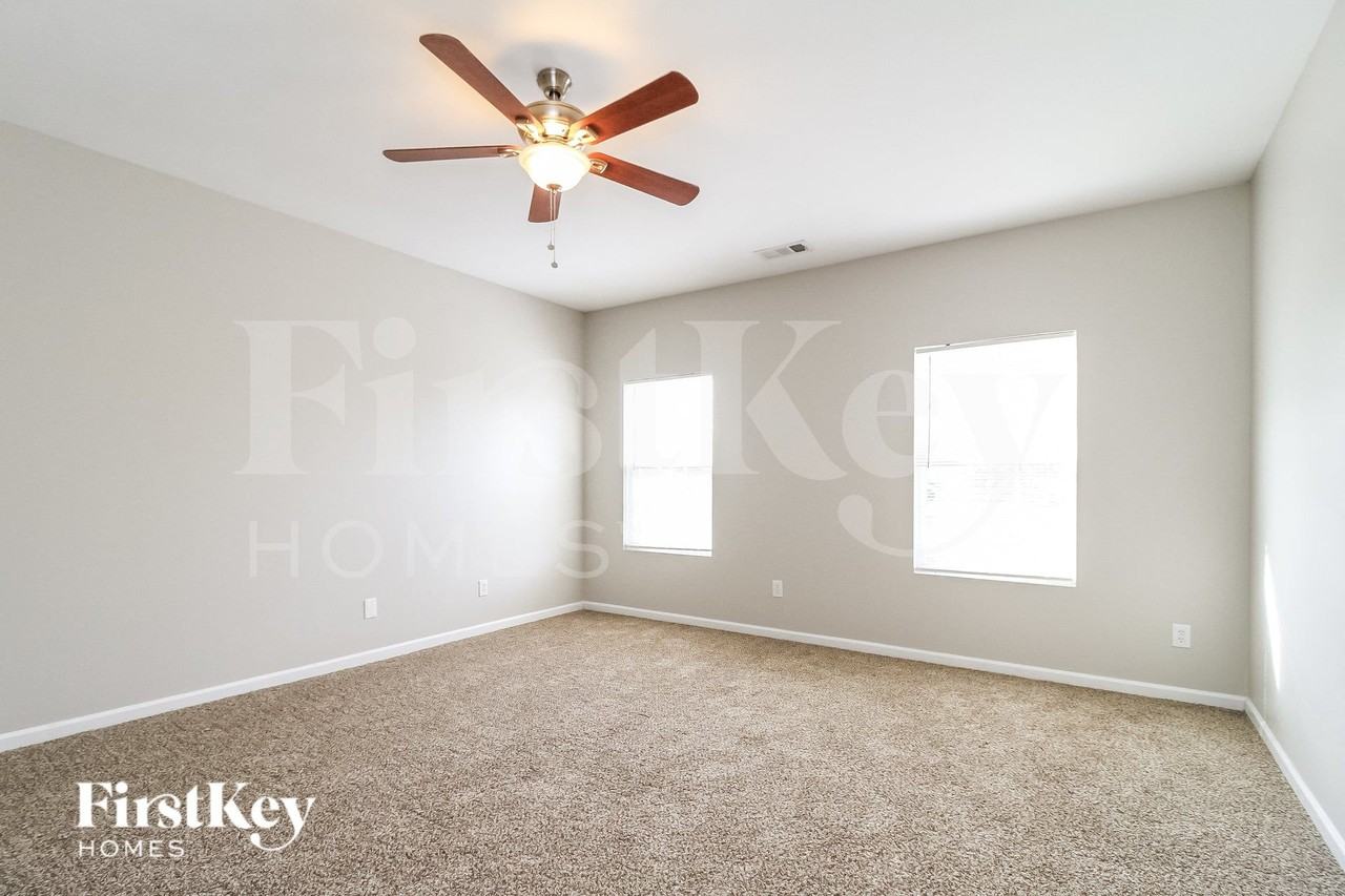 4630 Lauren Woods Ct - Photo 7 of 15