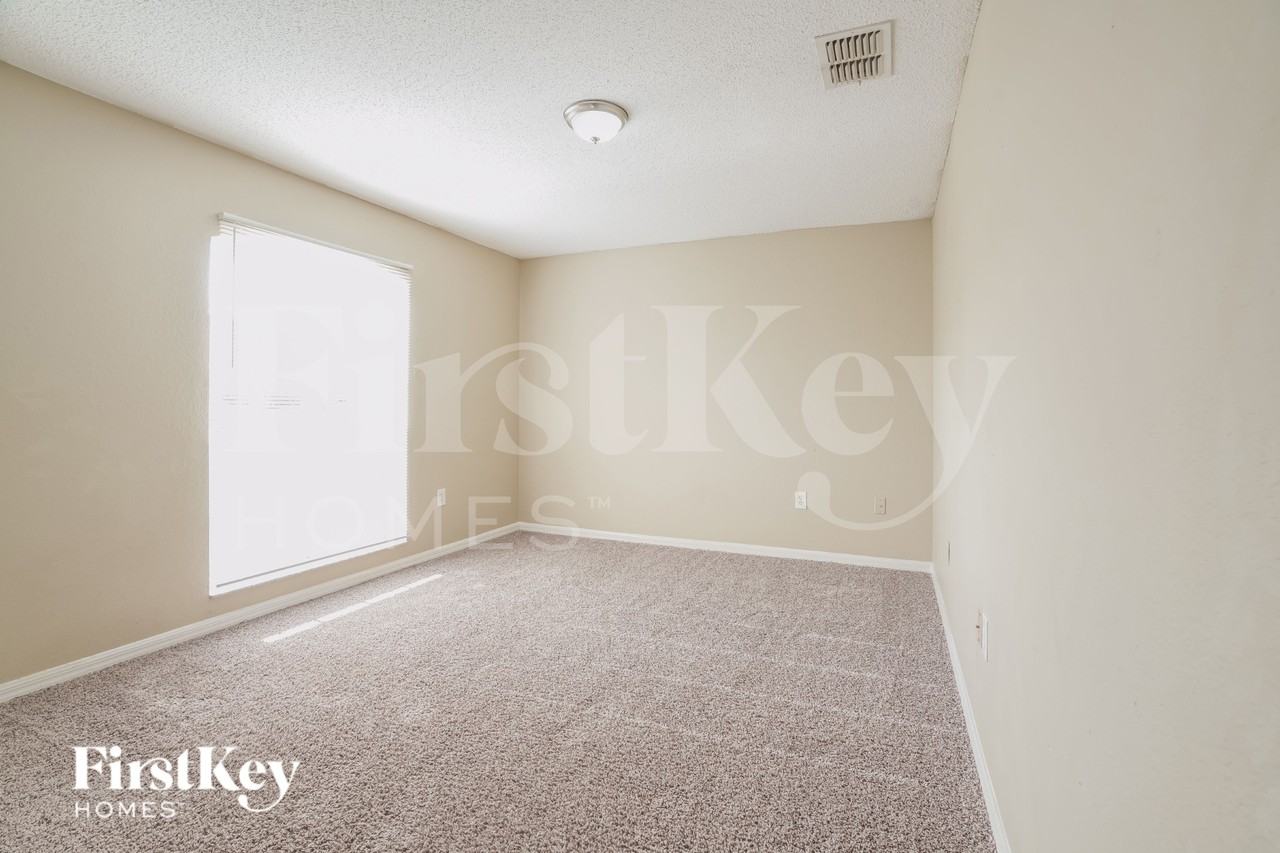819 Summer Glen Dr - Photo 2 of 20