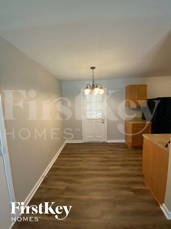 7016 Sun Valley Way - Photo 4 of 11