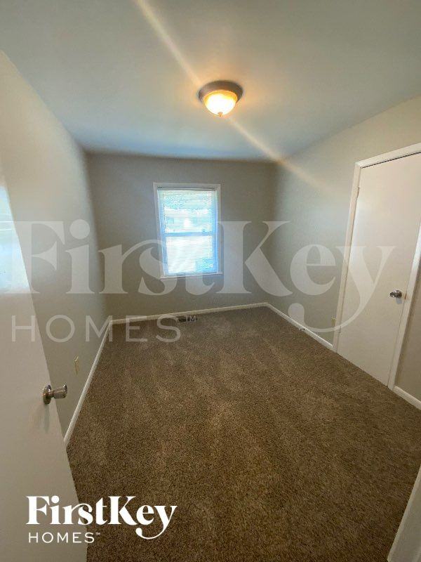 7016 Sun Valley Way - Photo 7 of 11