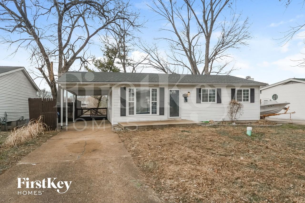 5323 Ville Cecelia Ln