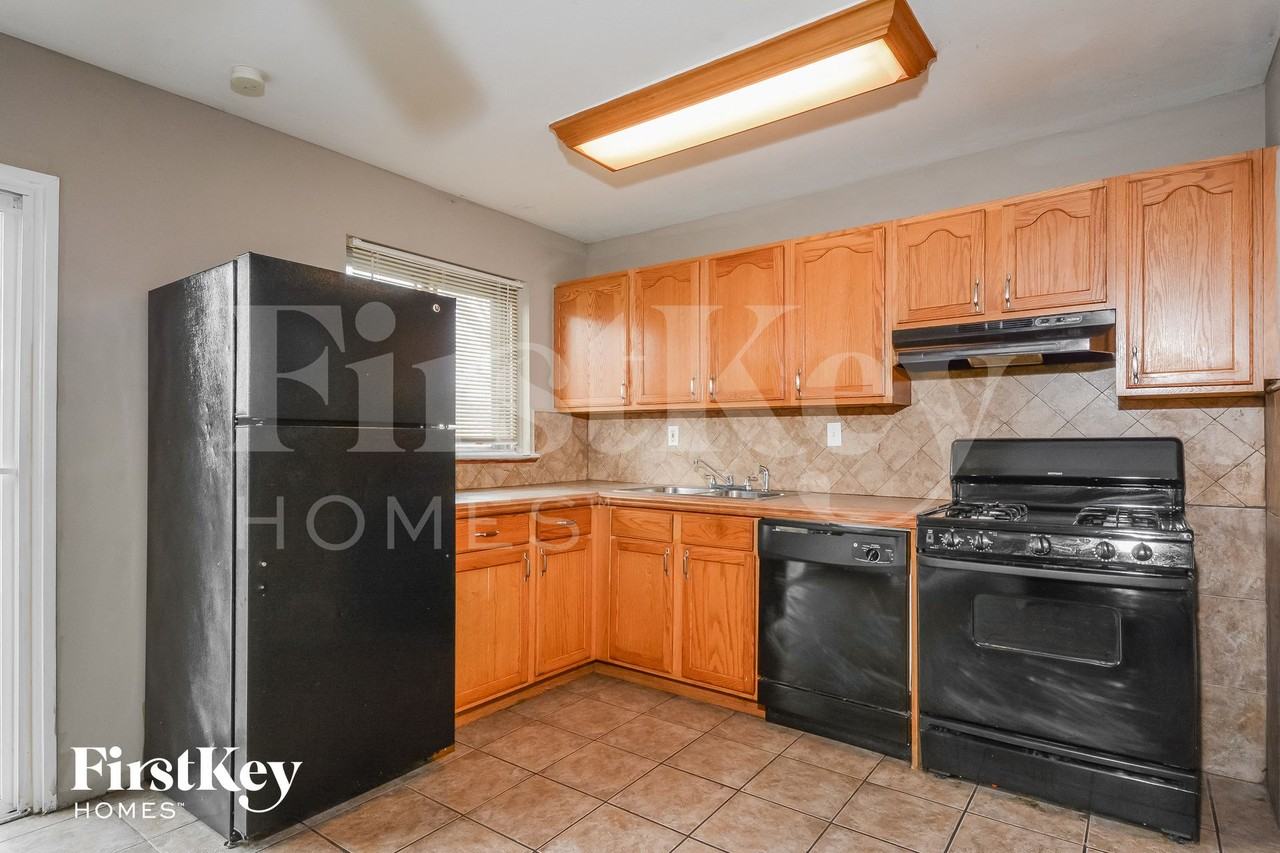 5323 Ville Cecelia Ln - Photo 6 of 15