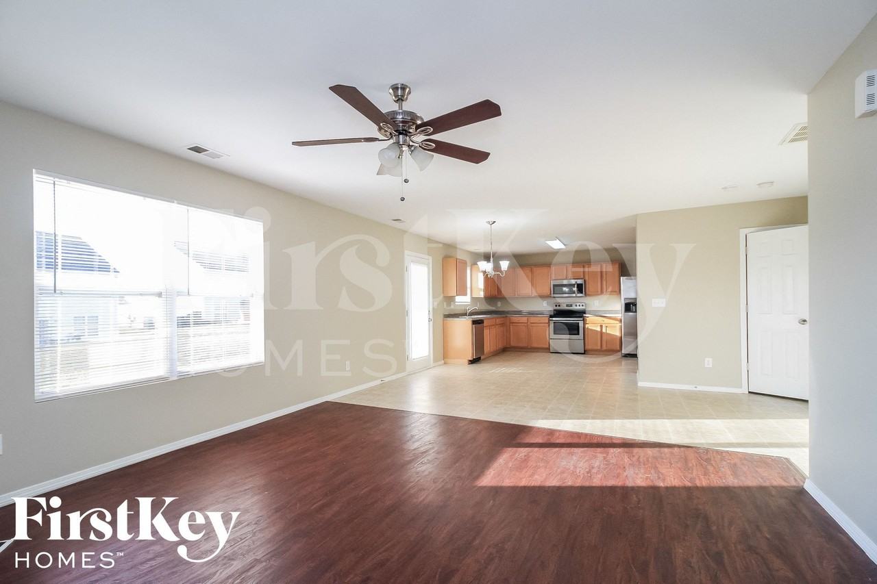 3137 Asheton Grove Ct - Photo 4 of 15