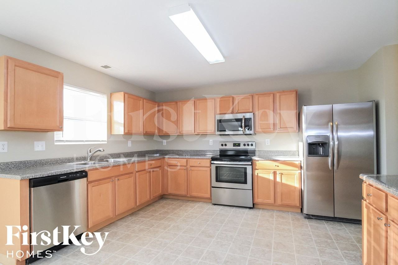 3137 Asheton Grove Ct - Photo 6 of 15