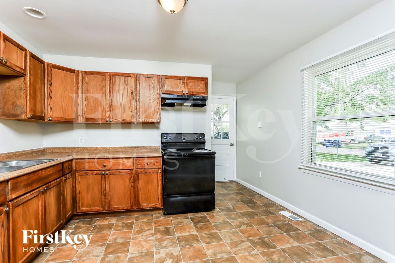 23 Steeplechase Dr - Photo 6 of 15