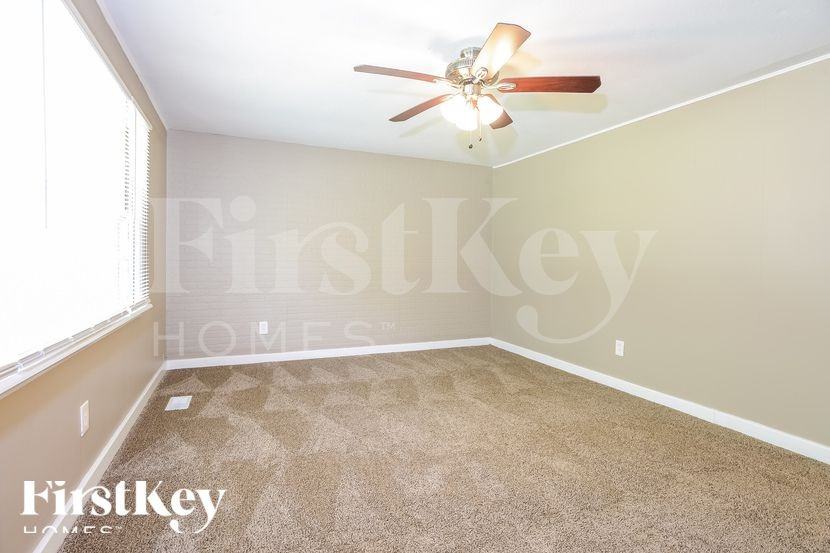 2293 Maxville Ln - Photo 2 of 15
