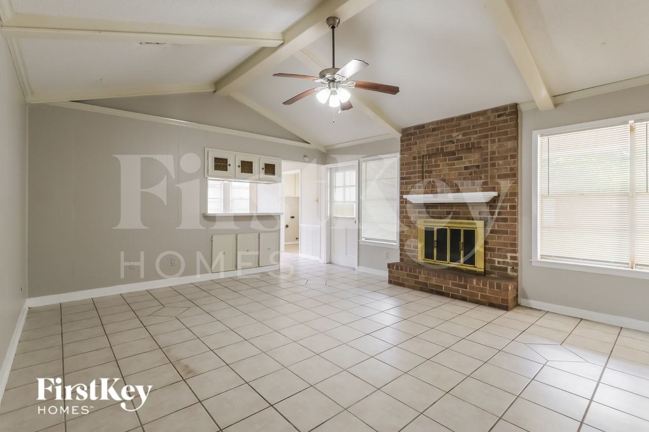 222 Magic Oaks Dr - Photo 3 of 17