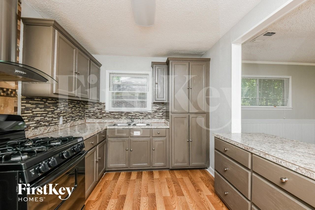 2217 Major Dr - Photo 7 of 14