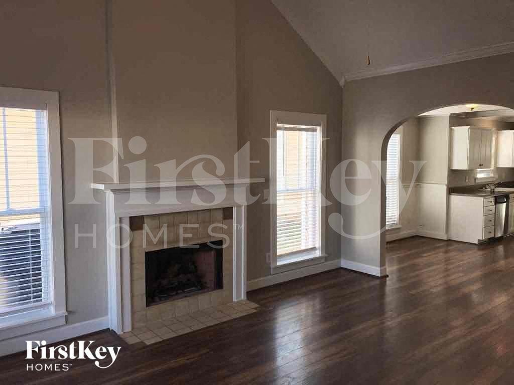 153 Creekstone Trl - Photo 3 of 16