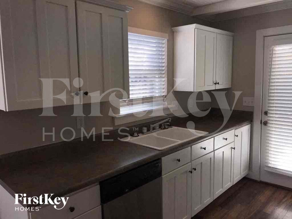 153 Creekstone Trl - Photo 6 of 16