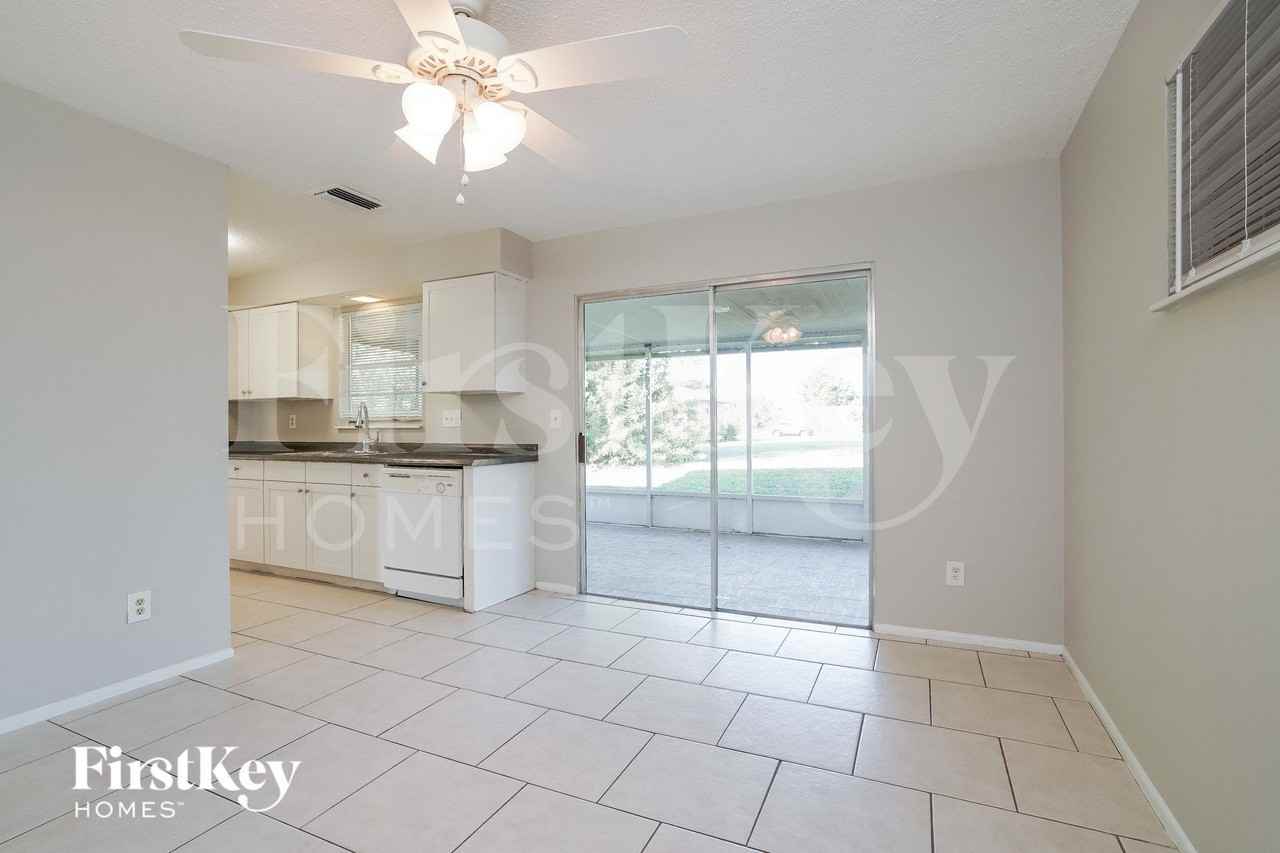 1423 Caywood Cir S - Photo 3 of 15