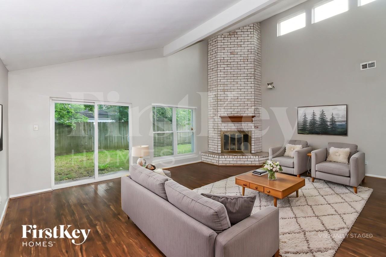 1308 Wilson Dr - Photo 4 of 20