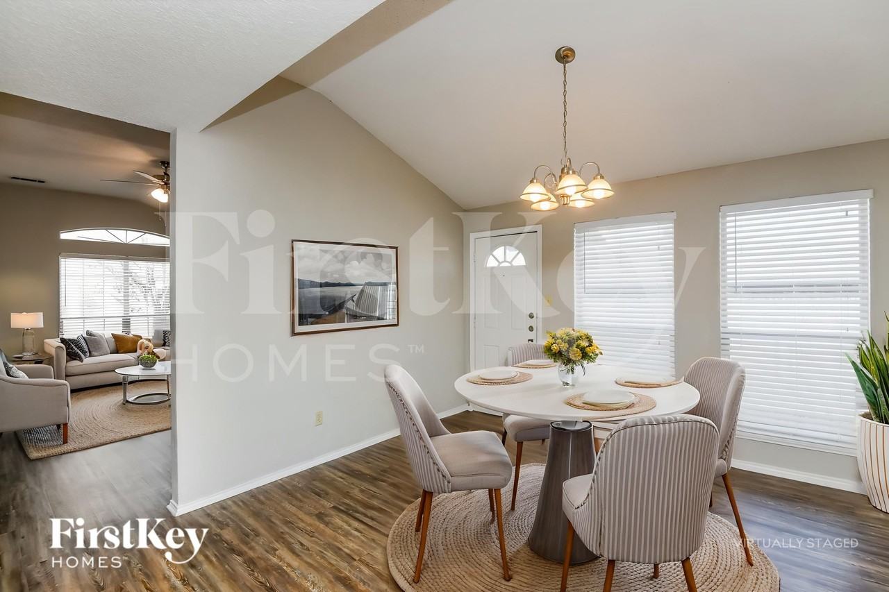 10913 Ives St - Photo 7 of 20